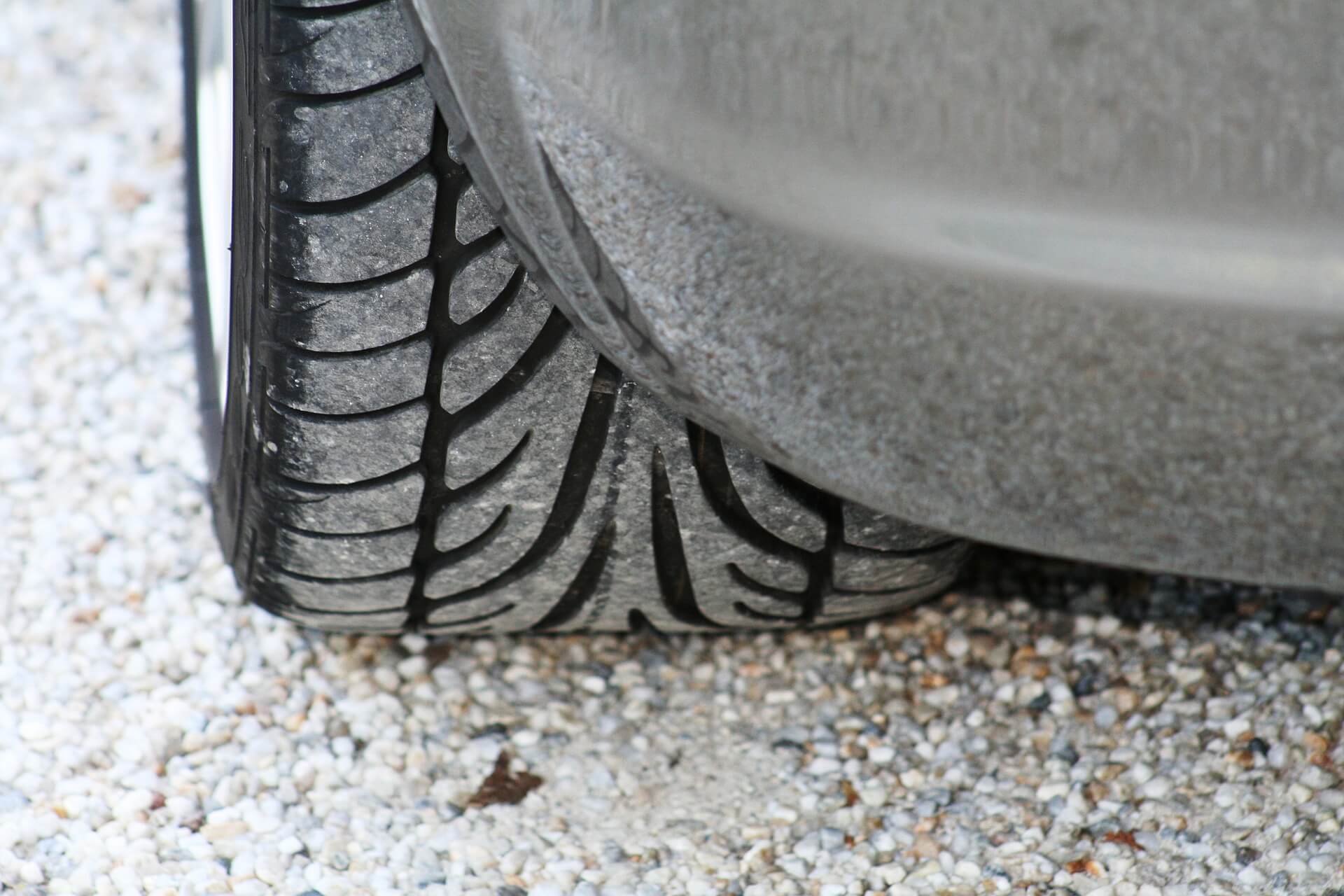 2 ou 4 pneus hiver : Combien de pneus neige faut-il monter ?